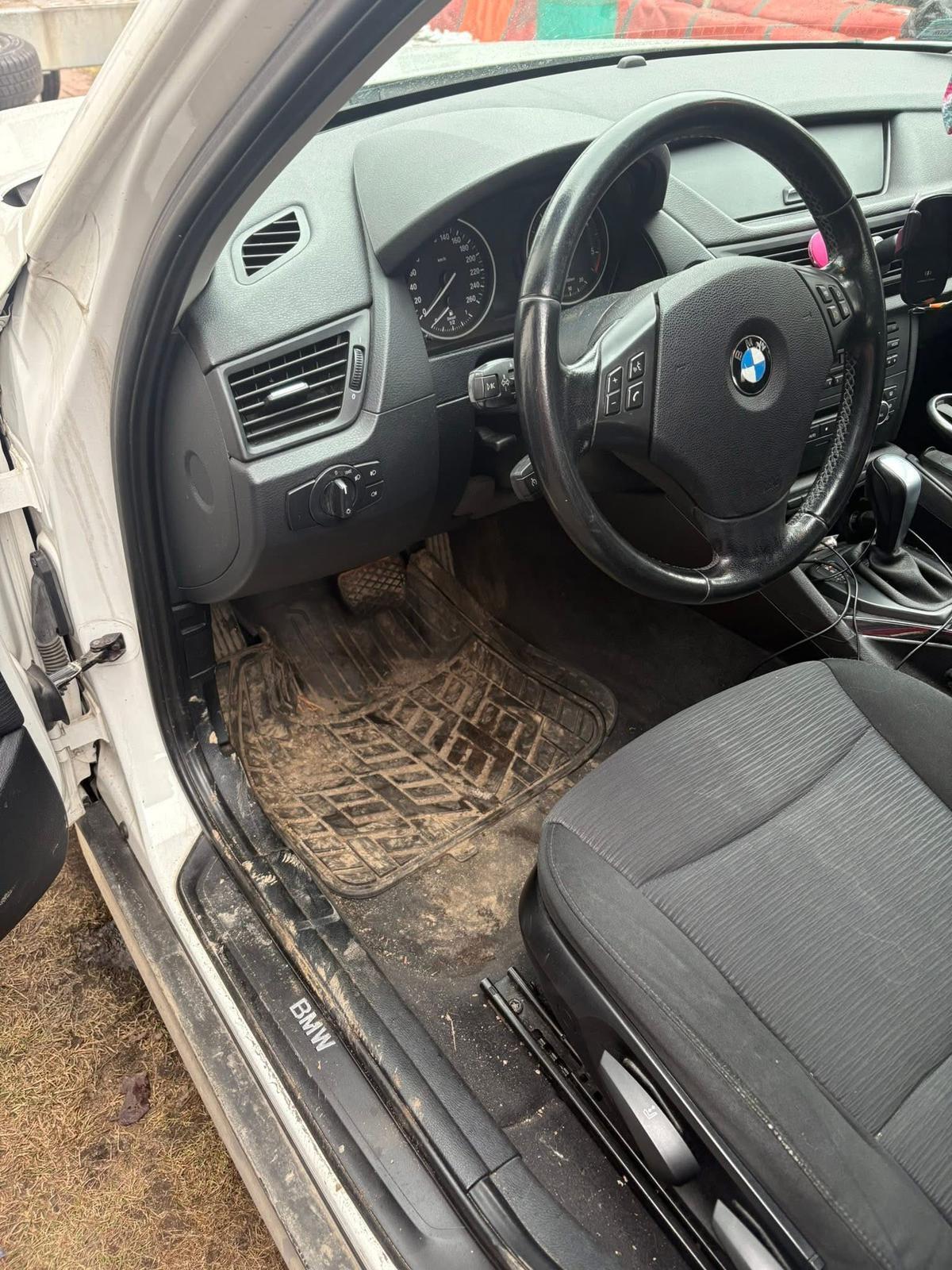 Profesjonalne czyszczenie wnętrza samochodu